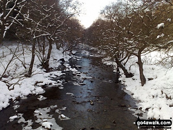 Walk d212 Alport Castles from Fairholmes Car Park, Ladybower Reservoir - The River Alport in the snow