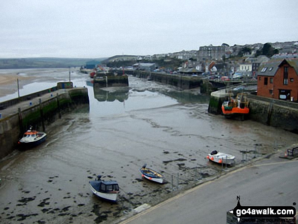 Walk co126 Daymer Bay, Hayle Bay and Pentire Point from Rock - Padstow Harbour at low tide