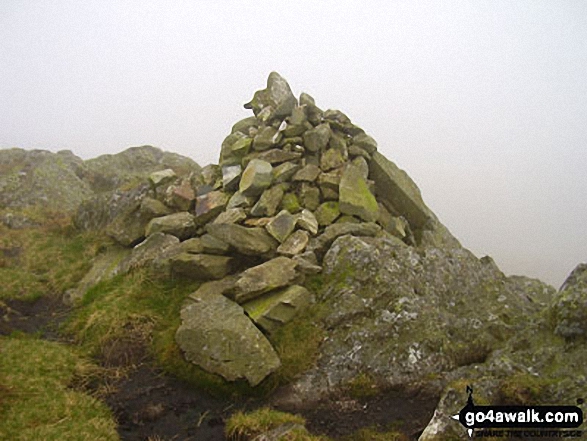 Walk c395 Glaramara, Allen Crags and Langstrath from Stonethwaite - Rosthwaite Fell (Bessyboot) summit cairn