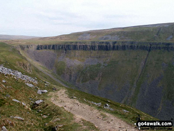 On the Pennine Way approaching High Cup (High Cup Nick) 