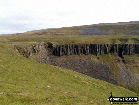 Walk du144 High Cup Nick and Meldon Hill from Cow Green Reservoir - On the Pennine Way near High Cup (High Cup Nick)