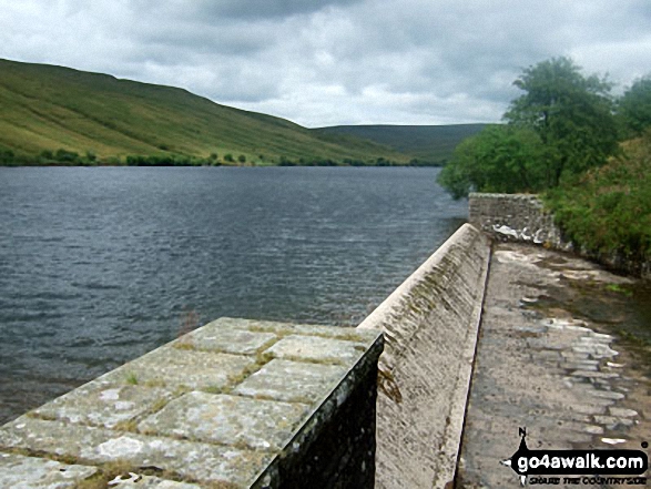 Walk po118 Fan Llia, Craig Cerrig-gleisiad and Fan Fawr from Blaen Llia - Ystradfellte Reservoir