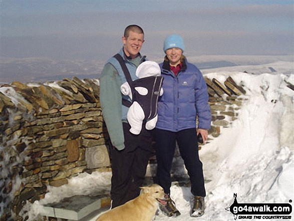 Walk ny101 The Yorkshire Three Peaks from Horton in Ribblesdale - Pen-y-ghent Summit