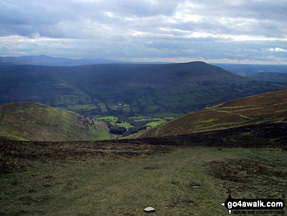 Walk po153 Pen Cerrig-calch and Waun Fach from Nuadd-fawr - The Grwyne Fechan valley from Mynydd Llysiau