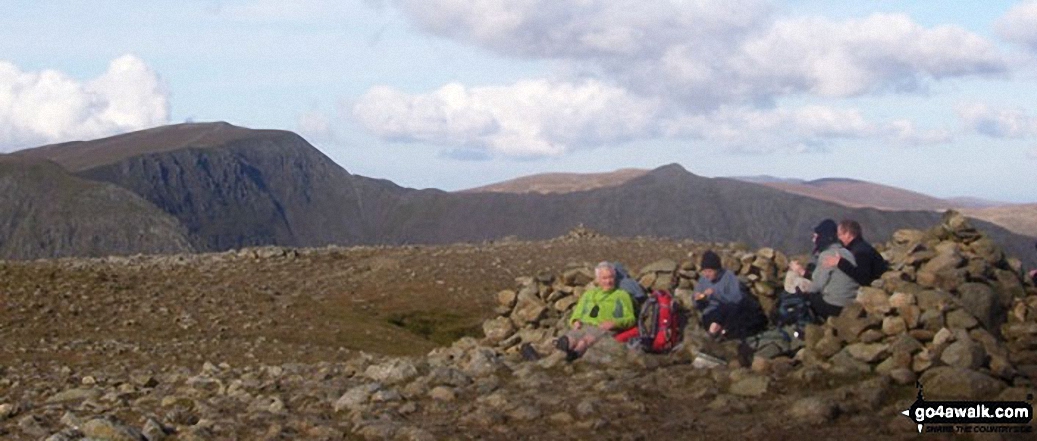 Walk c389 Great Rigg, Fairfield and Hart Crag from Ambleside - Chelmsford YHA members on Fairfield looking to Helvellyn, Striding Edge and Catstycam