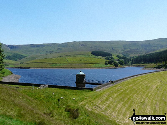 Walk d210 White Brow and Kinder Reservoir from Hayfield - Kinder Scout beyond Kinder Reservoir