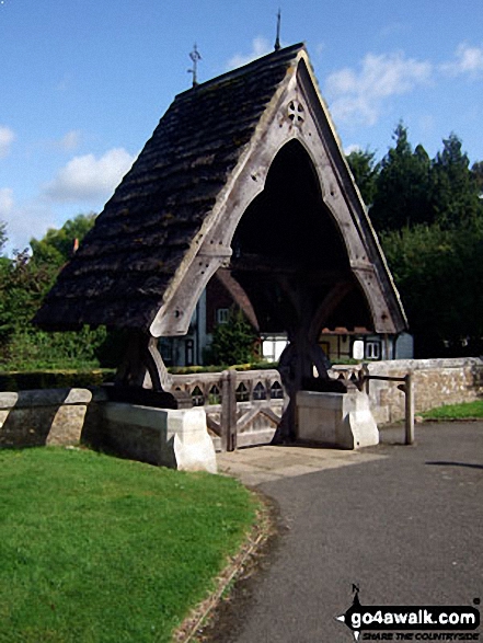 Walk su143 Denby's Wood from Brockham - Entrance gate to Betchworth Churchyard