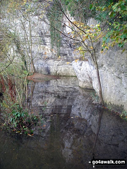 Walk d246 Miller's Dale and Water-cum-Jolly Dale from Tideswell - The River Wye in Water-cum-Jolly Dale