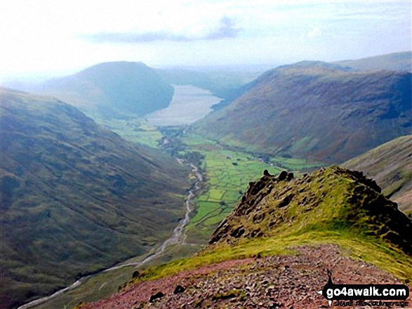 Walk c442 Great Gable and Green Gable from Honister Hause - Wasdale featuring Lingmell (left), Illgill Head and Whin Rigg (left of centre in the distance), Wast Water (centre) and Yewbarrow (right) from Westmorland Cairn near the summit of Great Gable