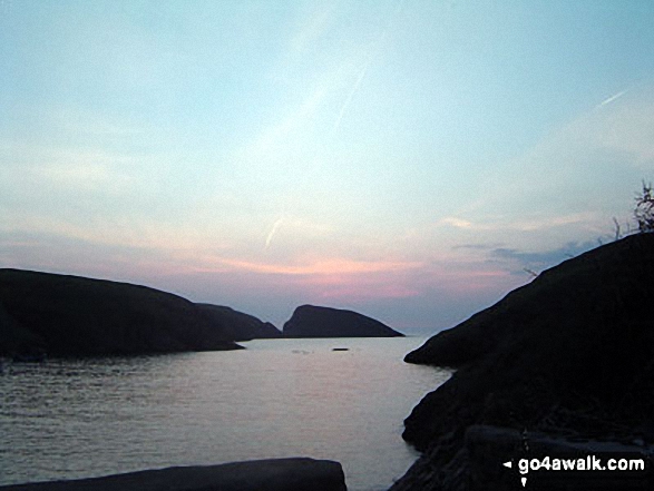 Walk pe100 Abercastle and Careg Samson from Trefin - The sun setting over the bay at Abercastle