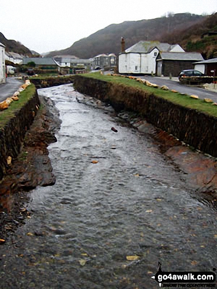 Walk co118 Fire Beacon Point and Grower Rock from Boscastle - The River Valancy in Boscastle Harbour