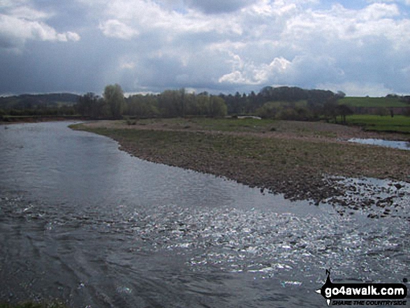 Walk mo122 The River Usk from Clytha - The River Usk