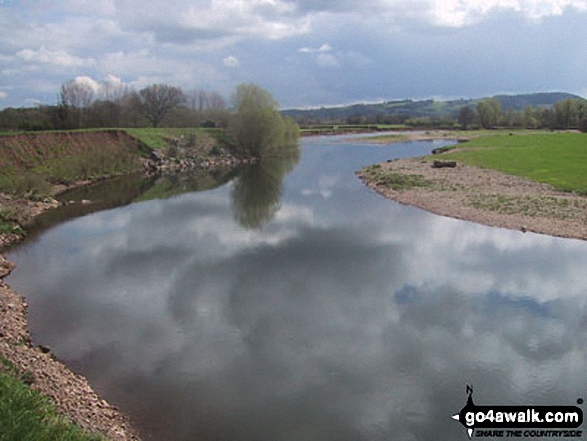 Walk mo122 The River Usk from Clytha - Clytha Hill from The River Usk