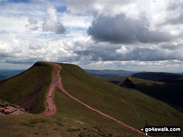 Walk po101 Pen y Fan from Pont ar Daf - Corn Du from Pen y Fan