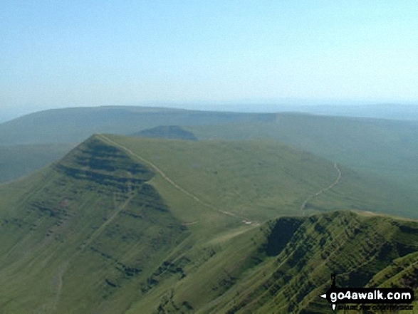 Walk po104 Pen y Fan and Cribyn from Nant Gwdi - Cribyn from Pen y Fan