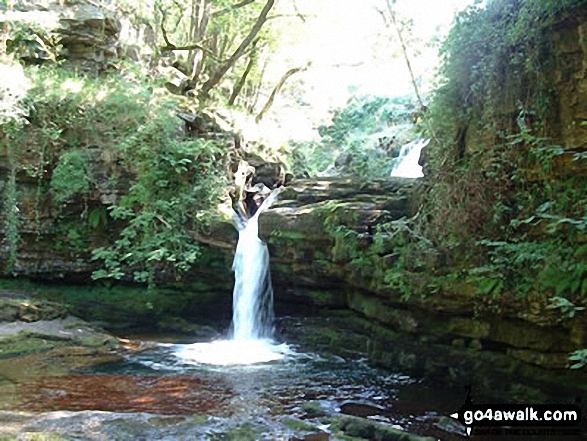 Sgwd Clun-gwyn (waterfall) 