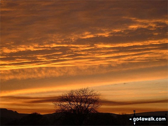 Walk d115 Pomerory from Taddington - Sunset from Chelmorton