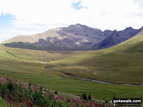 Walk Bruach na Frithe walking UK Mountains in The Inner Hebrides (Western Isles)  Highland, Scotland