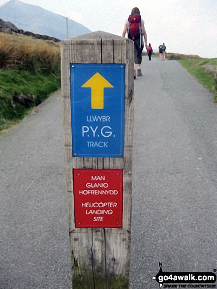 Walk gw114 Llyn Gwynant from Pen y Pass - The Pyg Track is this way!