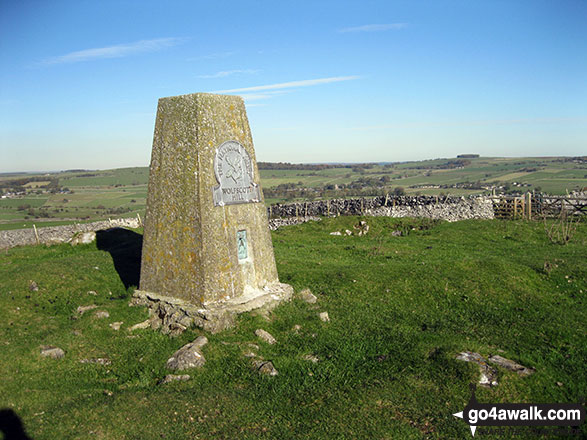 Walk s113 Milldale, Wolfscote Dale, Wolfscote Hill, Narrowdale Hill and Gratton Hill from Alstonefield - Wolfscote Hill Trig Point