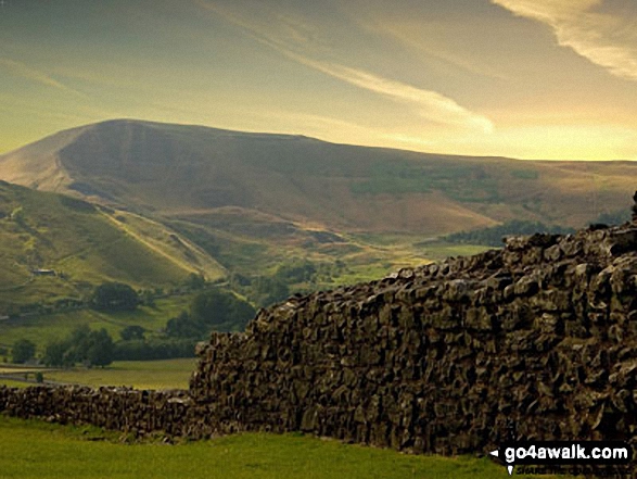 Walk d123 Mam Tor via Cavedale from Castleton - Mam Tor from The Limestone Way SE of Castleton