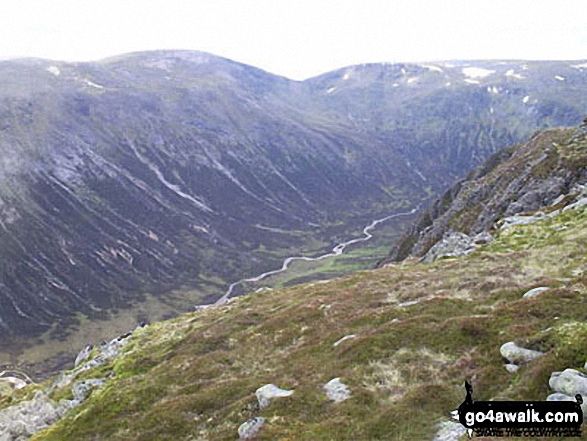 Walk ad104 The Devil's Point and Cairn Toul from Corrour Bothy, Lairig Ghru - Beinn Bhrotain (left) and Monadh Mor (right) above Glen Geusachan from The Devil's Point