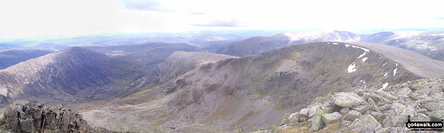 Walk ad104 The Devil's Point and Cairn Toul from Corrour Bothy, Lairig Ghru - *Carn a' Mhaim, Lairig Ghru, The Devil's Point and Stob Coire an t-Saighdeir from Cairn Toul (Carn an t-Sabhail)