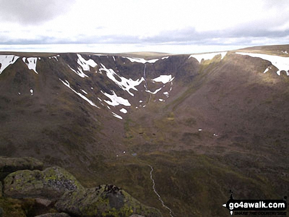 Walk ad104 The Devil's Point and Cairn Toul from Corrour Bothy, Lairig Ghru - The Falls on Dee, Braeriach (Braigh Riabhach) from Sgor an Lochain Uaine (The Angel's Peak)