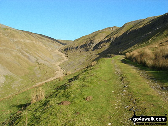 Walk c445 Dufton Pike, Backstone Edge and High Cup Nick from Dufton - Great Rundale Beck and Threlkeld Side