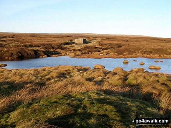 Walk c419 Brownber Hill, Backstone Edge and High Cup Nick from Dufton - Great Rundale Tarn and Bothy on Backstone Edge (Dufton Fell)