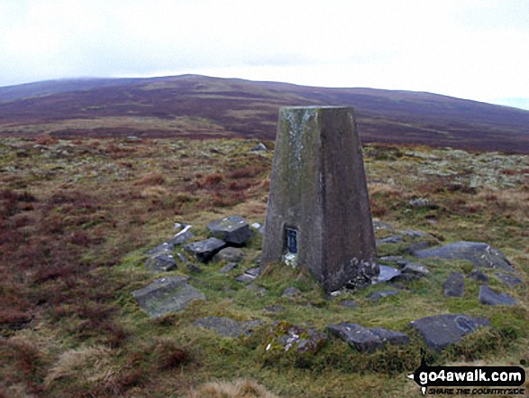 Walk c430 Cuns Fell, Melmerby Fell and Fiend's Fell from Melmerby - Fiend's Fell summit Trig Point