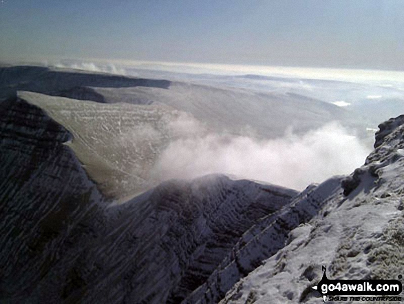 Walk po127 Fan y Big, Cribyn, Pen y Fan and Corn Du from Neuadd Reservoir - Cribyn from Pen y Fan in the snow