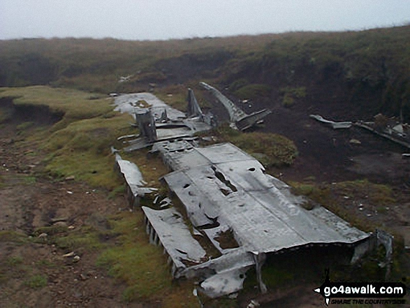 Walk d320 Mill Hill from Birchin Clough - The remains of a crashed aircraft on Mill Hill (Ashop Head)