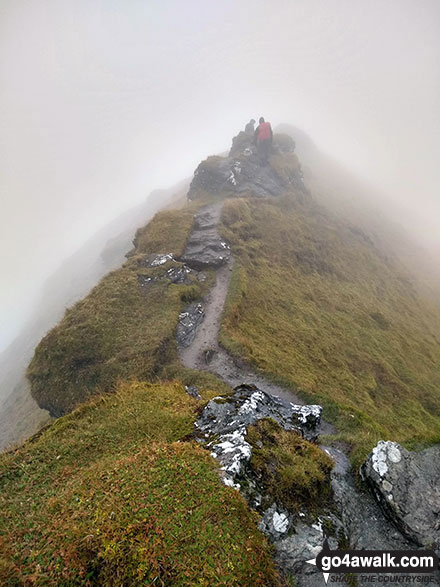 Negotiating the narrow edge between Meall Garbh (Meall nan Tarmachan) and Beinn nan Eachan (Meall nan Tarmachan) in poor conditions