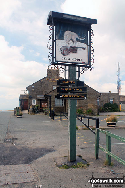 Walk ch252 Three Shires Head and Cheeks Hill from The Cat and Fiddle - The Cat and Fiddle Pub