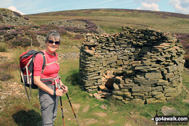 Walk ch252 Three Shires Head and Cheeks Hill from The Cat and Fiddle - Unusual dry stone structure in Danebower Quarries