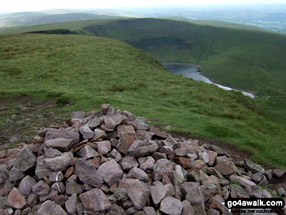 Walk po114 Black Mountain/Y Mynydd Du - Fan Hir, Fan Brycheiniog, Picws Du (Bannau Sir Gaer) and Waun Lefrith (Bannau Sir Gaer) from nr Llanddeusant - Llyn y Fan Fach from Picws Du (Bannau Sir Gaer) summit