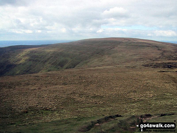 Walk po153 Pen Cerrig-calch and Waun Fach from Nuadd-fawr - Waun Fach from Pen y Gadair Fawr