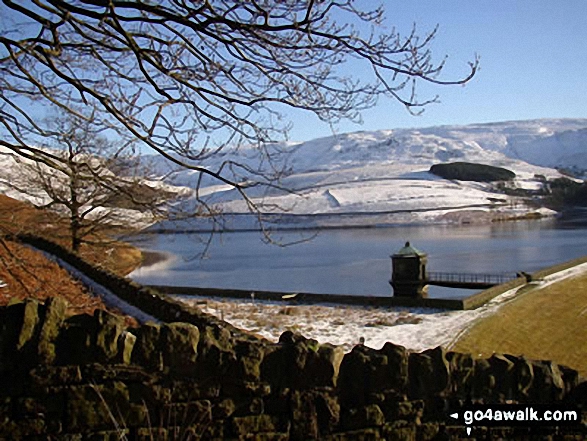 Walk d321 Mill Hill and Middle Moor from Hayfield - Kinder Reservoir with Kinder Scout beyond