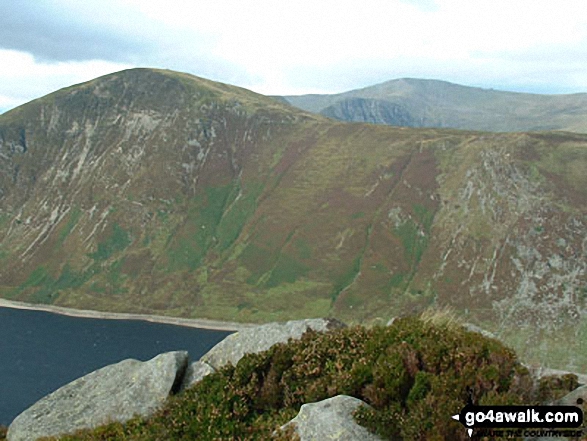 Pen Llithrig y Wrach and Carnedd Llewelyn from Creigiau Gleision