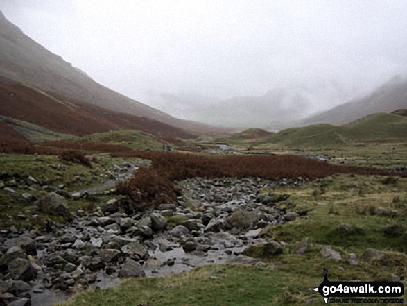 Walk c258 Pike of Blisco (Pike o' Blisco) from The Old Dungeon Ghyll, Great Langdale - Great Langdale from Oxendale Beck