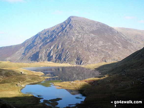 Walk gw187 Y Garn (Glyderau),  Glyder Fawr, Castell y Gwynt and Glyder Fach from Ogwen Cottage, Llyn Ogwen - Pen yr Ole Wen from Llyn y Cwm on Cwm Idwal