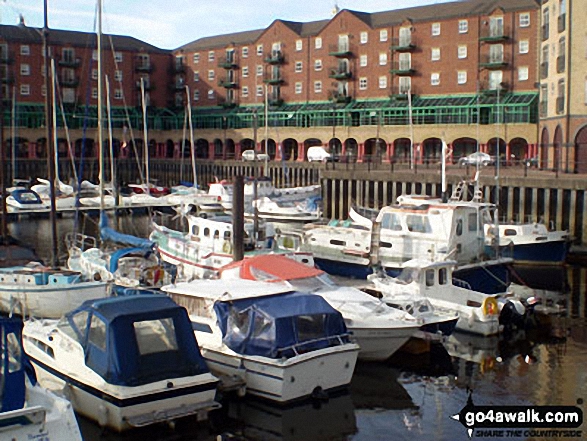 Walk tw100 The River Tyne from Gateshead Millennium Bridge (Baltic Square) - St Peters Marina, Newcastle