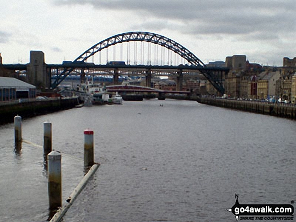 Walk tw100 The River Tyne from Gateshead Millennium Bridge (Baltic Square) - The Tyne Bridge from the Millennium Eye Bridge, Newcastle