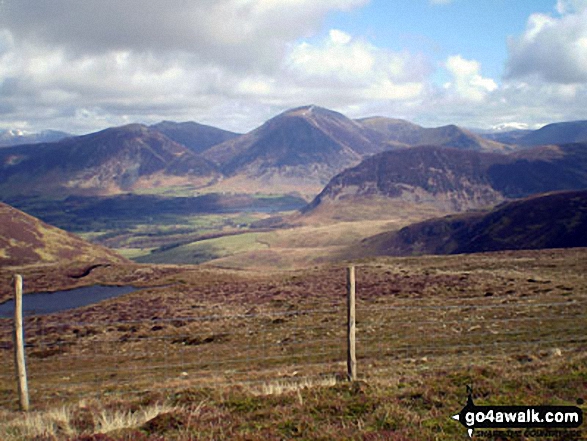 Walk c212 Burnbank Fell, Gavel Fell, Hen Comb and Mellbreak from Loweswater - Whiteside, Hopegill Head, Grasmoor (centre) and Mellbreak (mid ground) from Blake Fell