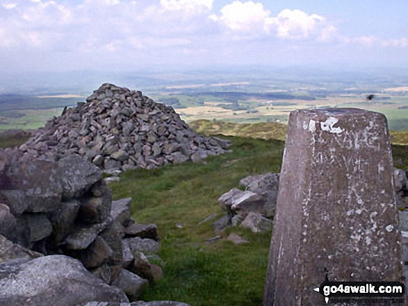 Walk Bengairn walking UK Mountains in The Southern Uplands  Dumfries and Galloway, Scotland