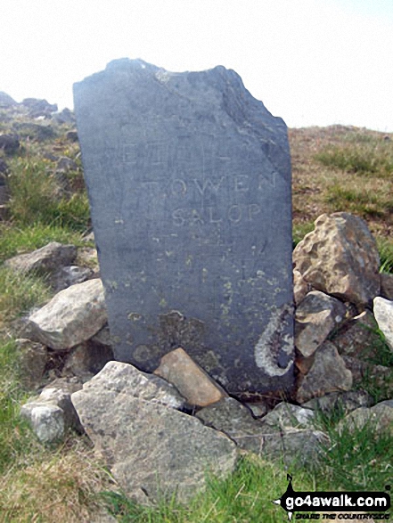 Walk ce100 Y Garn (Pumlumon), Pen Pumlumon Fawr (Plynlimon), Pen Pumlumon Llygad-bychan and Pen Pumlumon Arwystli from Nant-y-moch Reservoir - Memorial stone on Pen Pumlumon Arwystli