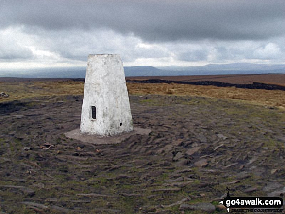 Walk l112 Pendle Hill via Boar Clough from Barley - Pendle Hill (Beacon or Big End) summit