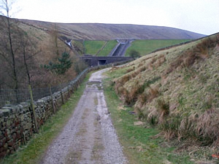 Walk l112 Pendle Hill via Boar Clough from Barley - Approaching Upper Ogden Reservoir Dam