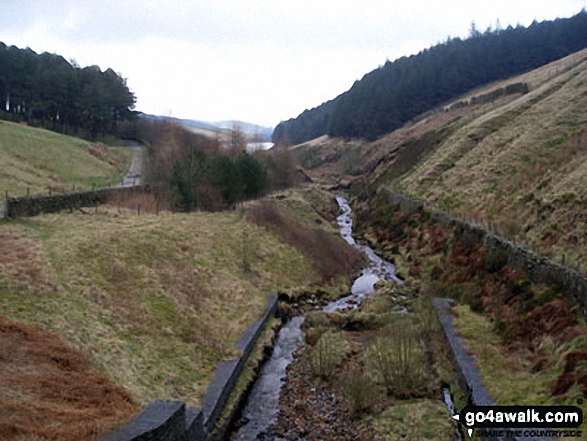 Walk l112 Pendle Hill via Boar Clough from Barley - Pendle Water from Upper Ogden Reservoir Dam